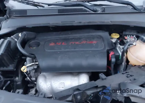 2018 Jeep Compass Latitude 4X4 z USA, uszkodzony, nr VIN 3C4NJDBBXJT270916